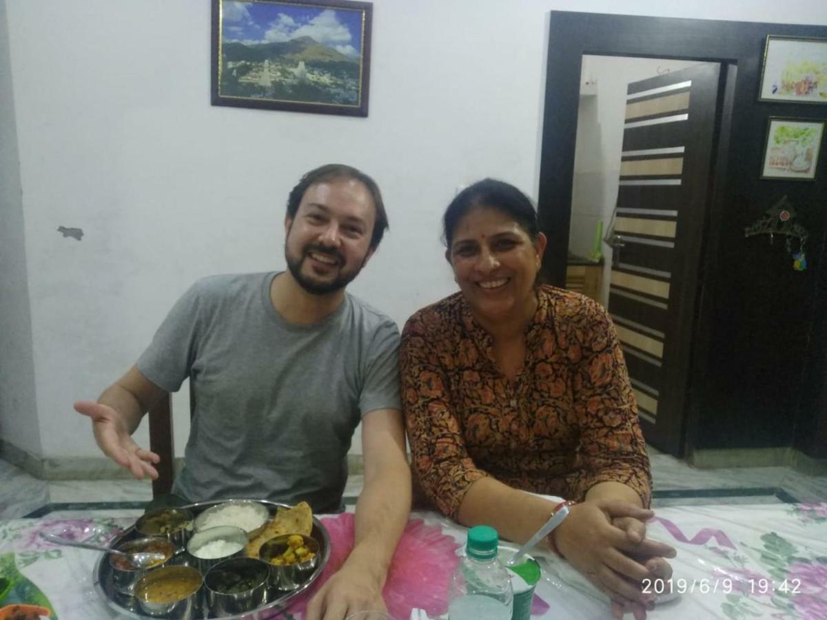 Aradhana'S Home Stay Агра Экстерьер фото