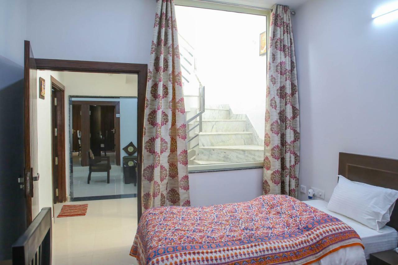 Aradhana'S Home Stay Агра Экстерьер фото