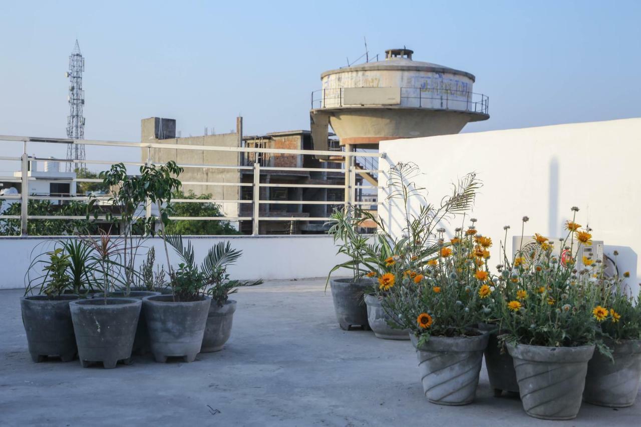Aradhana'S Home Stay Агра Экстерьер фото