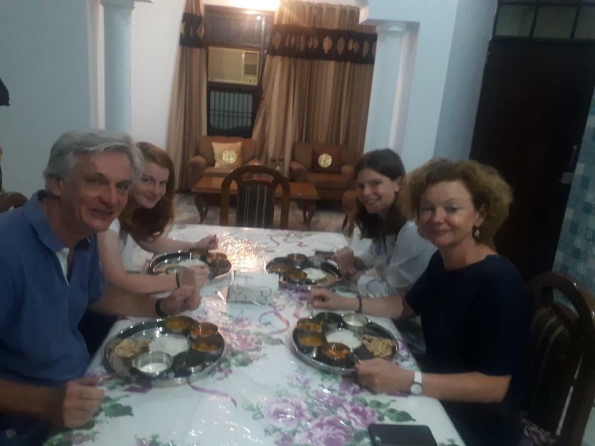 Aradhana'S Home Stay Агра Экстерьер фото